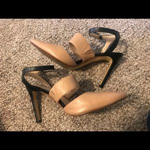 Banana Republic Women’s Leather Pumps size 8